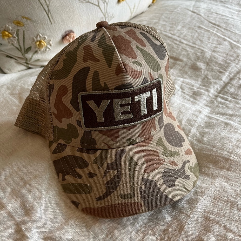 Yeti Camo Hat in Good Condition